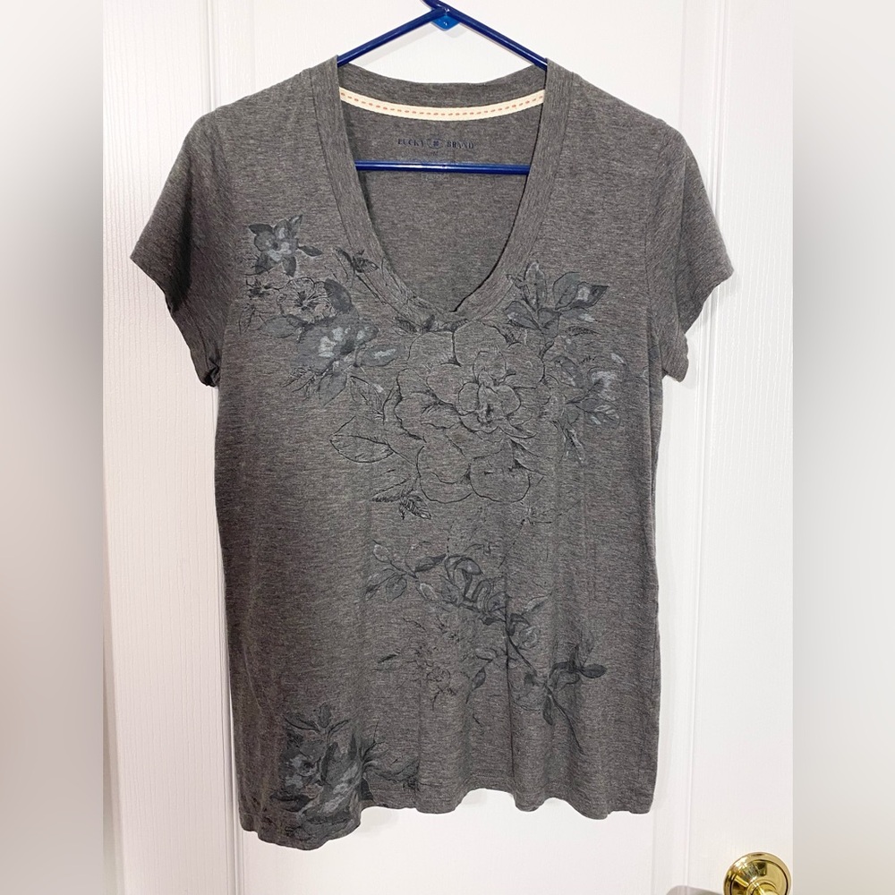 Y2K Lucky Brand Monochrome Floral Graphic V-Neck Tee Heather Gray Medium